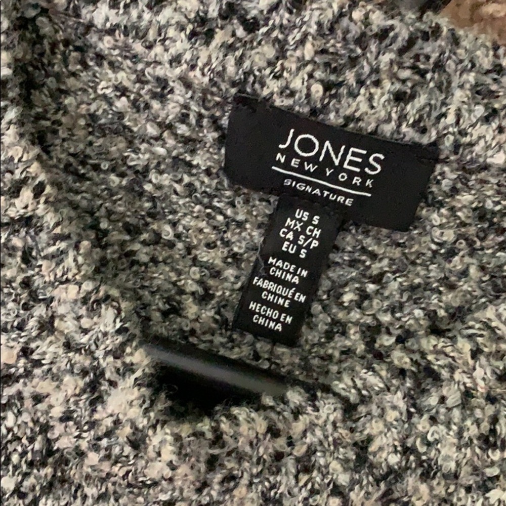 sweater - Picture 2 of 2